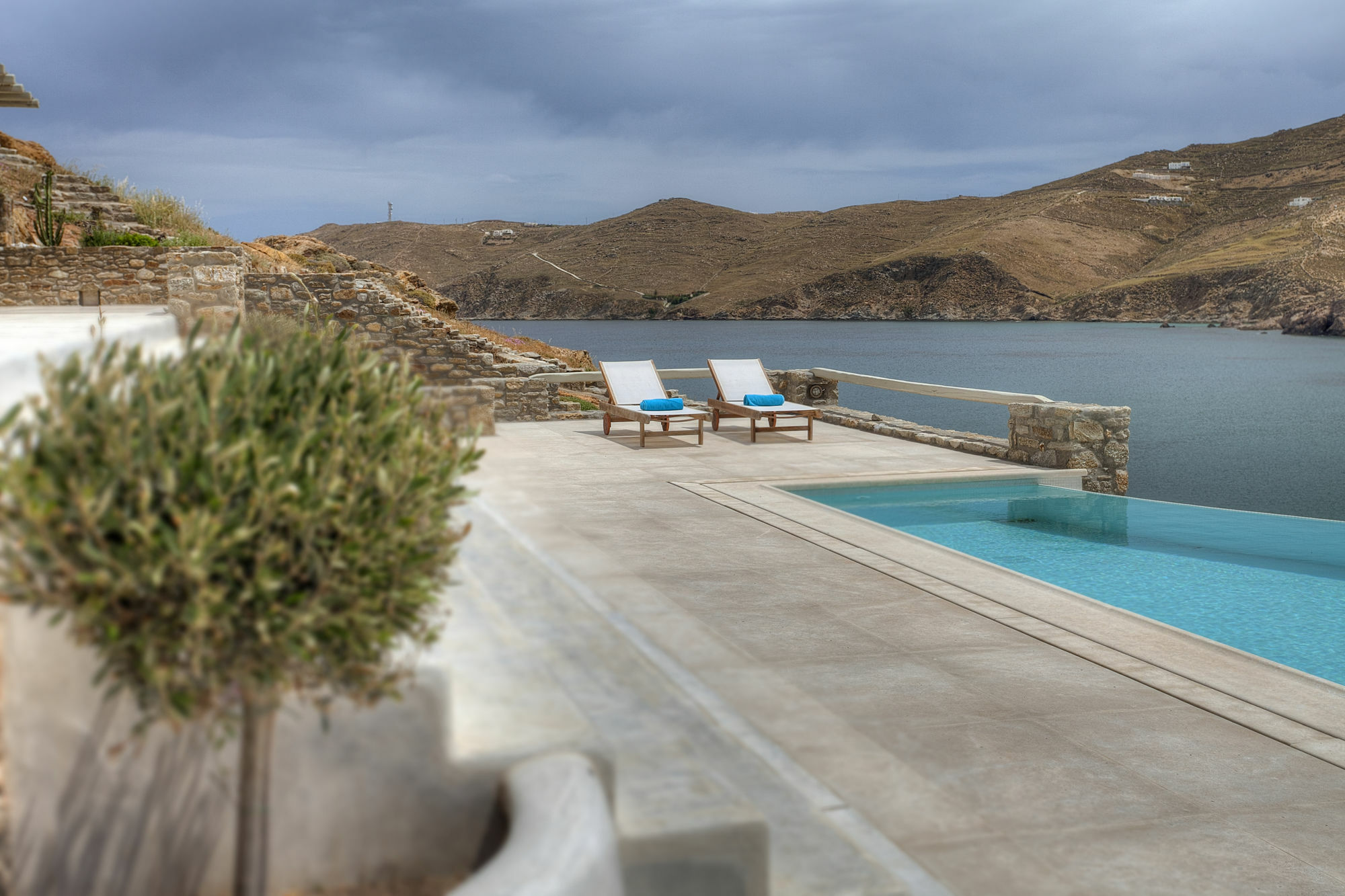 Villa Barbarossa - Elegant Beachfront Retreat With Heated Pool & Outdoor Gym