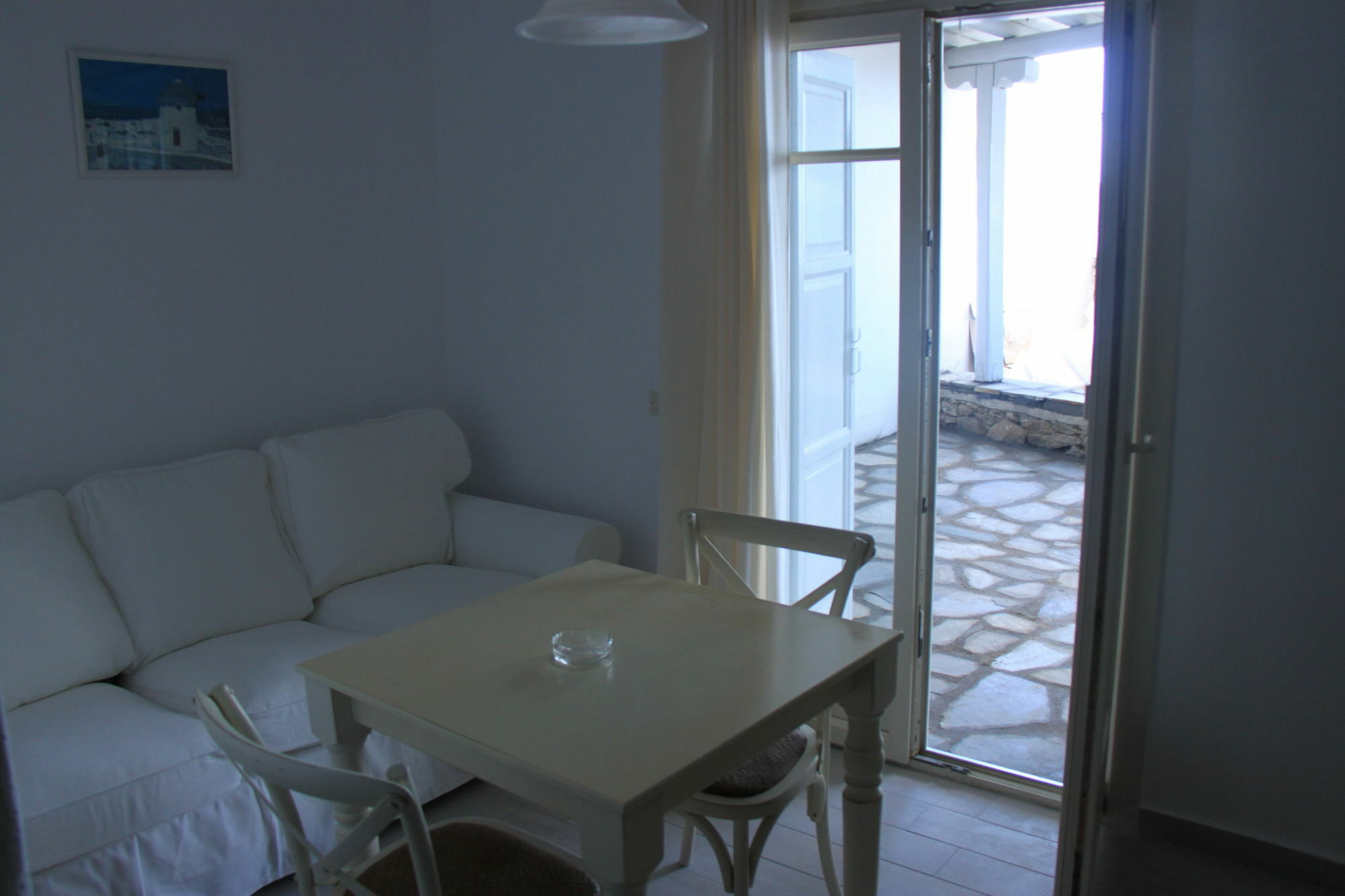 Maroulinas Boutique & *