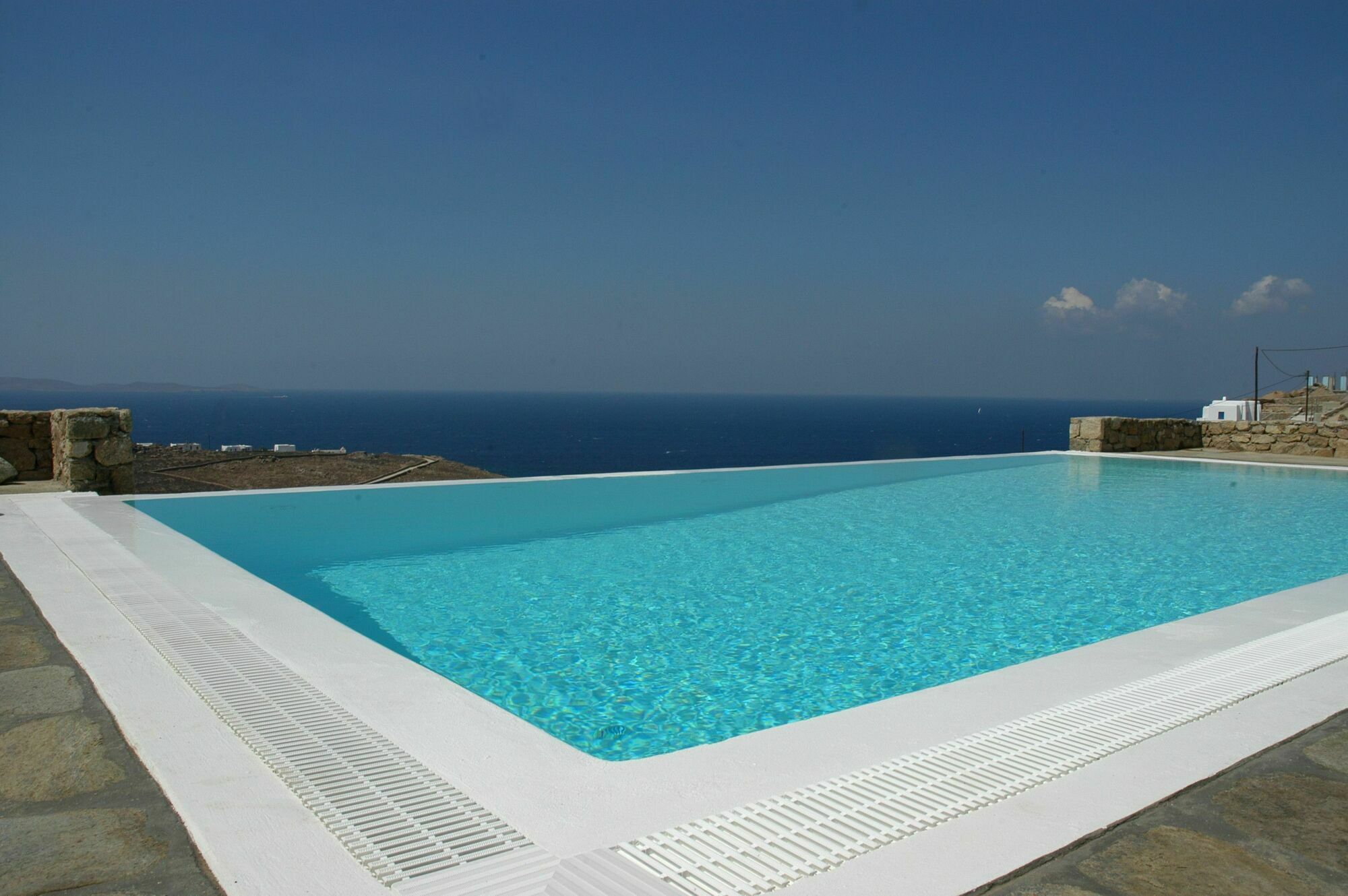 Delicate Mykonian House At Houlakia