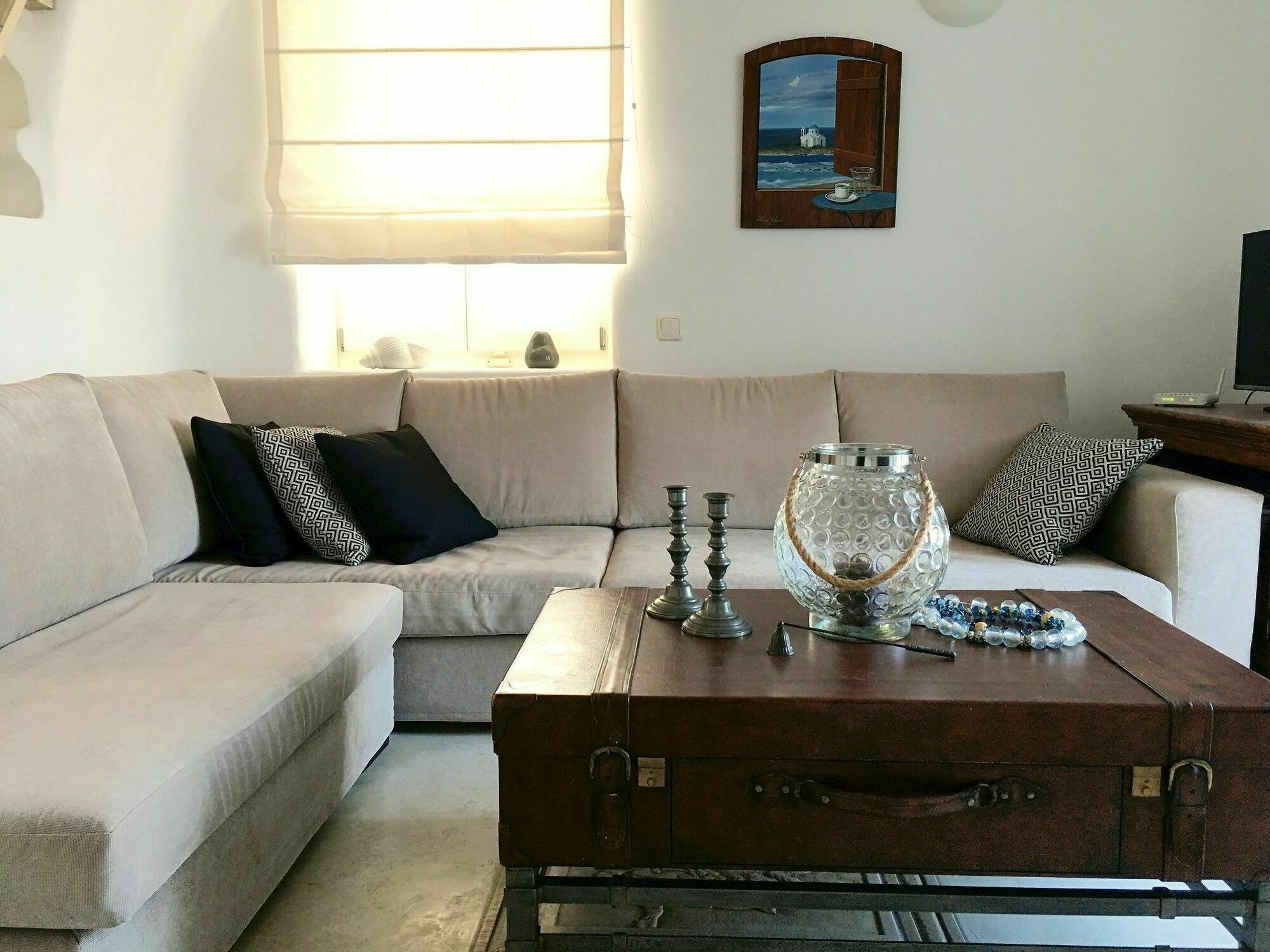 Delicate Mykonian House At Houlakia Villa