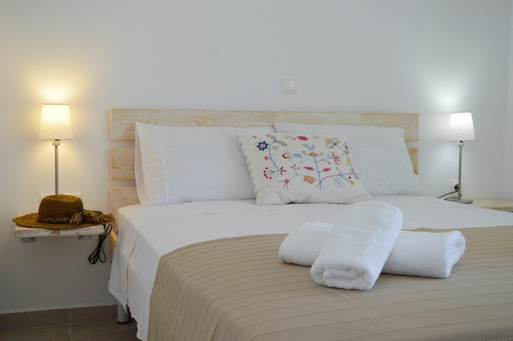Minimal Houses Mykonos Town