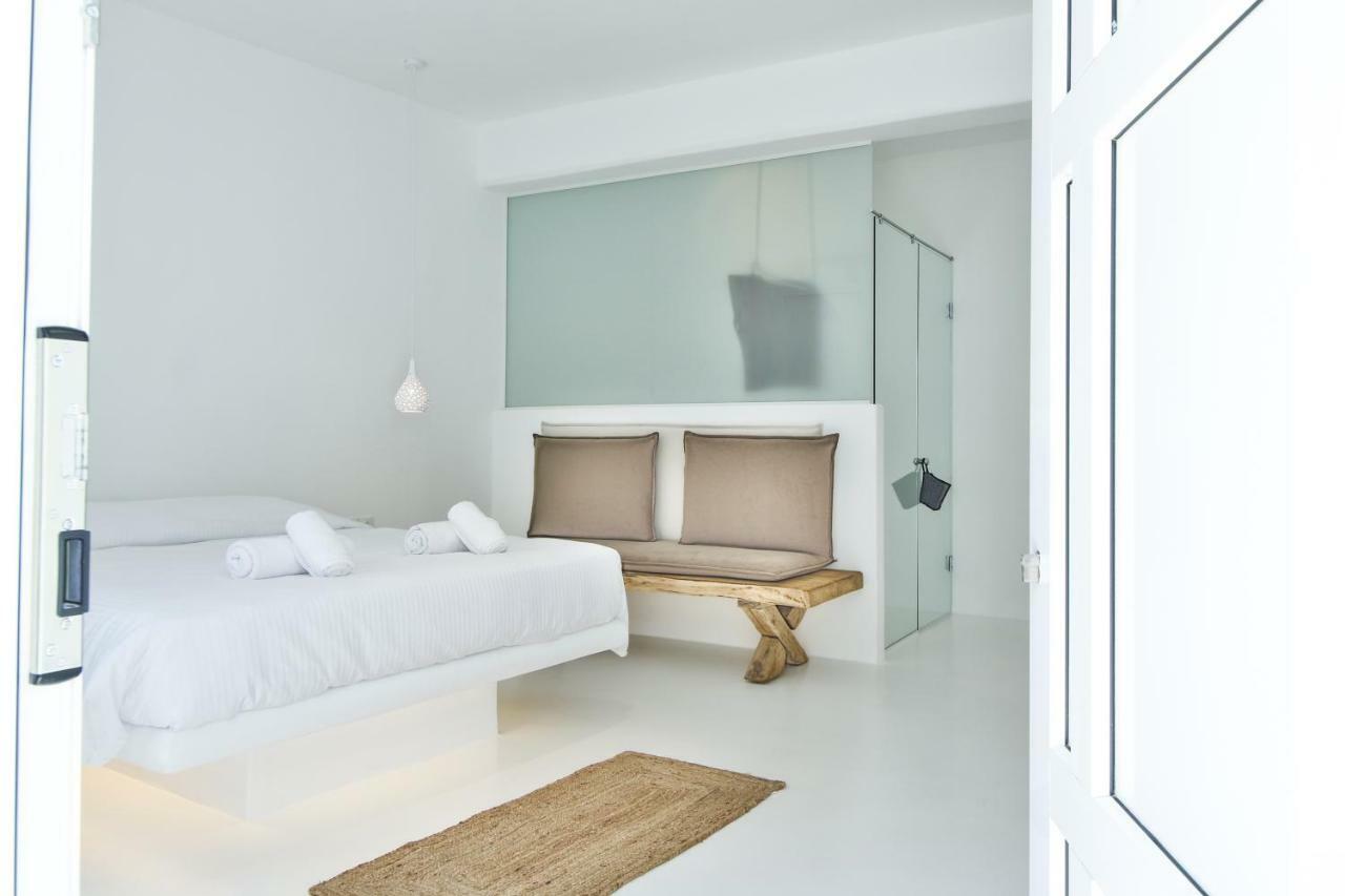 Arktos White * Mykonos Town