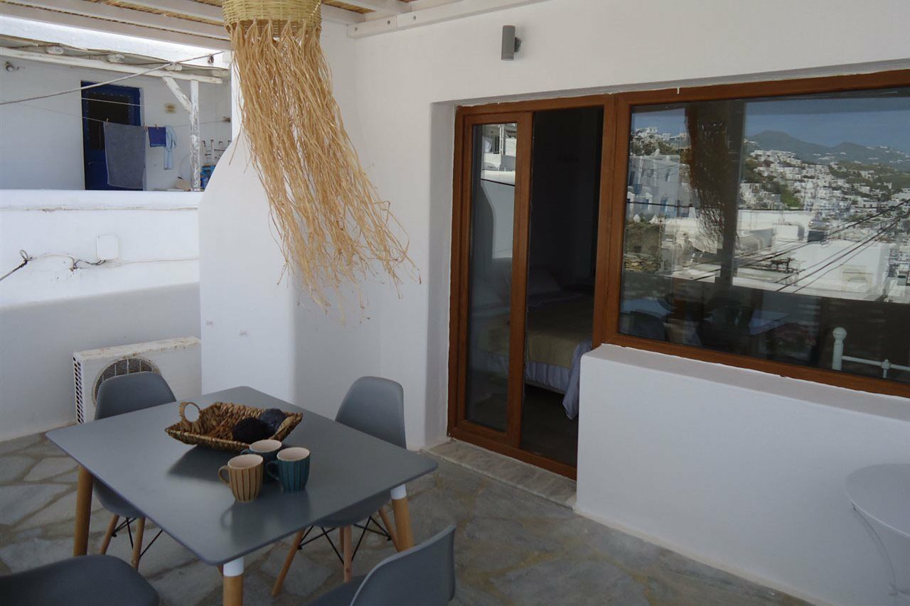 Madres * Mykonos Town