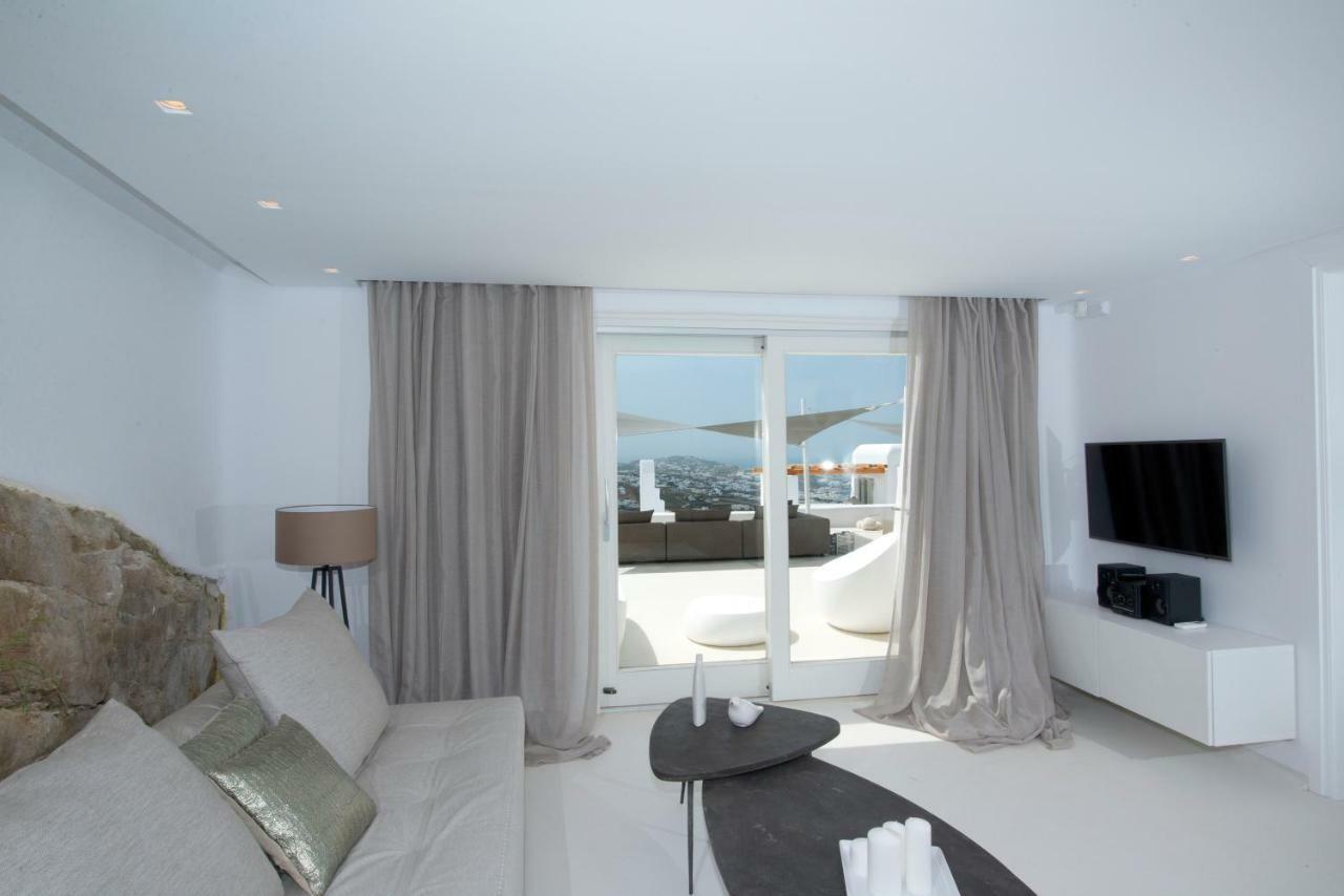 Diles & Mykonos Tourlos