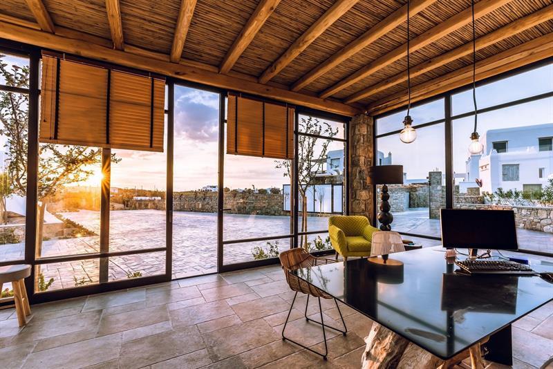 Portes & Mykonos Hotel 4*