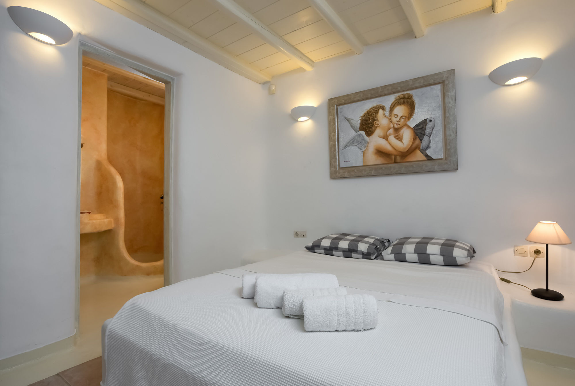 Clio Apartment *