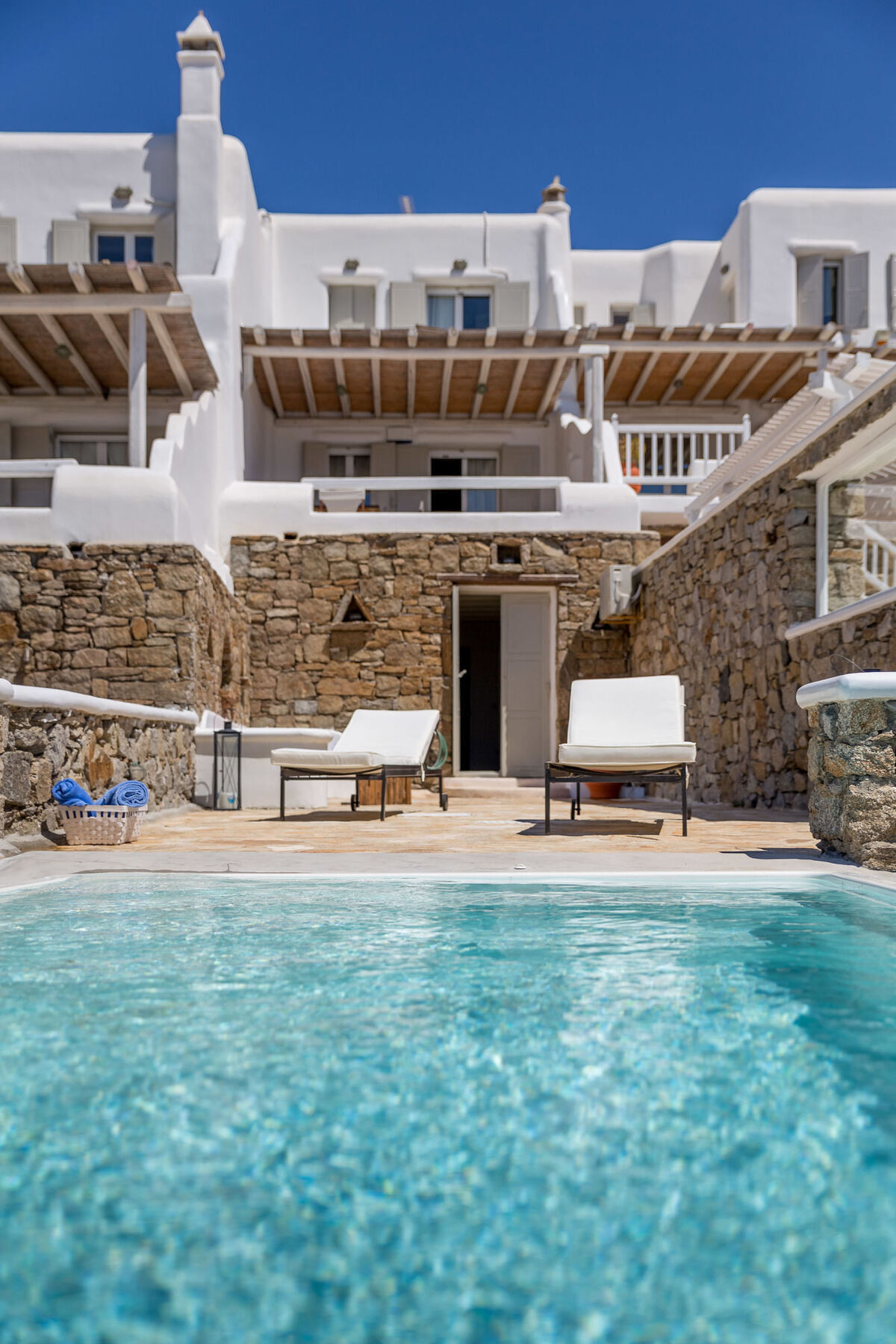 Clio Apartment *