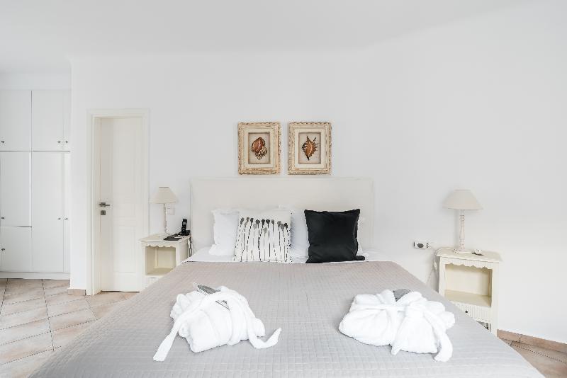 Hotel Capo Di Mykonos 4*