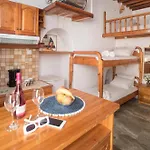 Bright & Relaxing Loft With Attic Room In The Heart Of Mykonos City