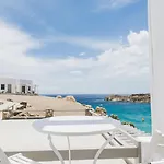 Super Paradise Hotel