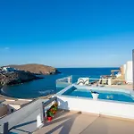 Myrsini\'S Luxury Suites Merchia
