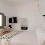 Aniko Suites White Alley