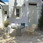 vrissi house garden