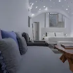 Flaskos Luxury Suites