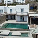 Ria Mar Villas & Suites By Live&Travel
