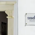 Sandy\'S House