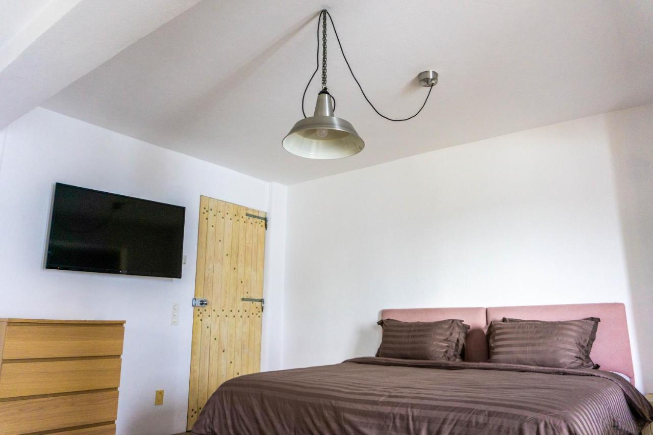 Ester - Heated Pool & Jacuzzi, Tennis Court, Sauna Villa *