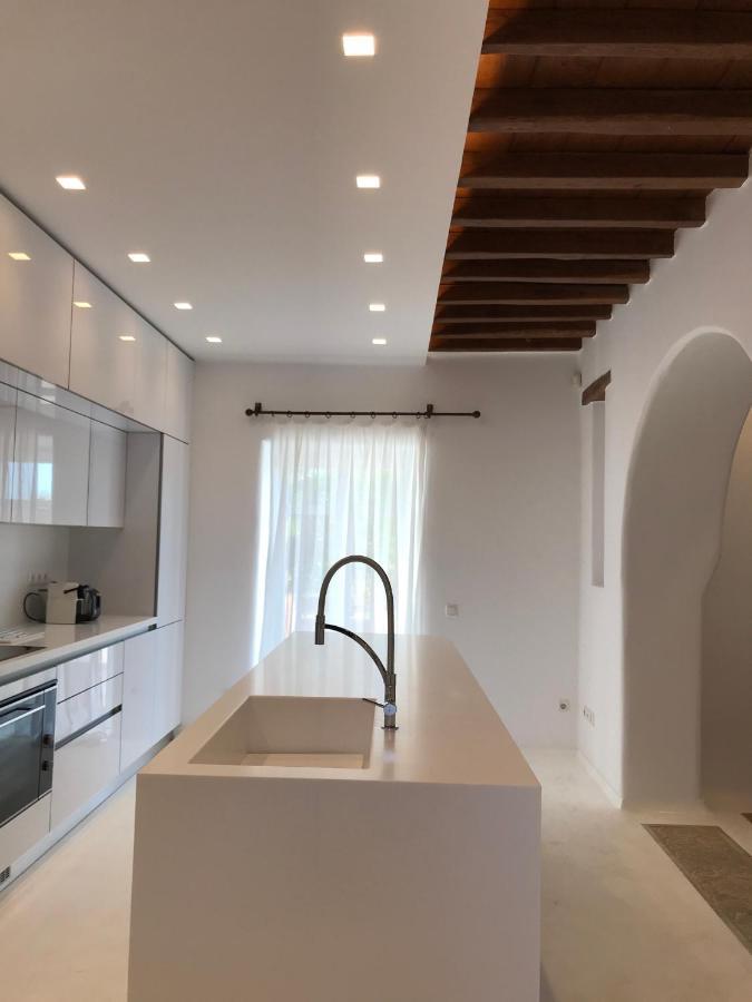 Villa Alessandra With Massive Pool By Diles Mykonos Town