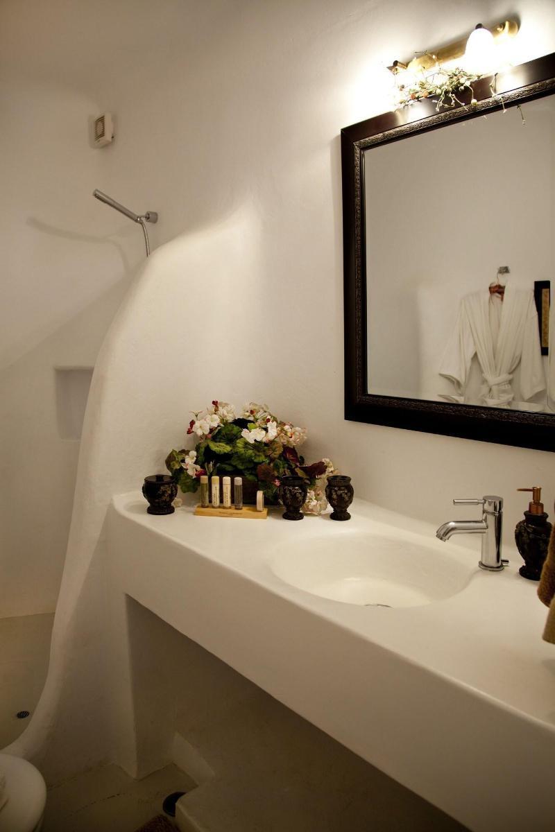 Eleni's Village Apartment *