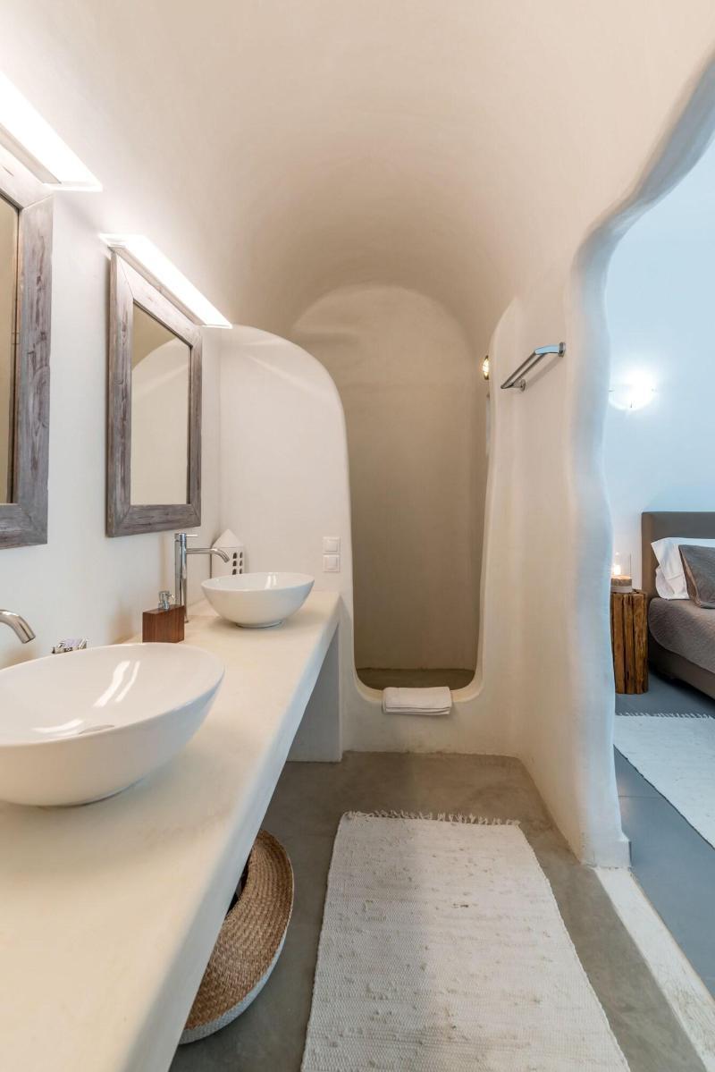 Eleni's Village Apartment