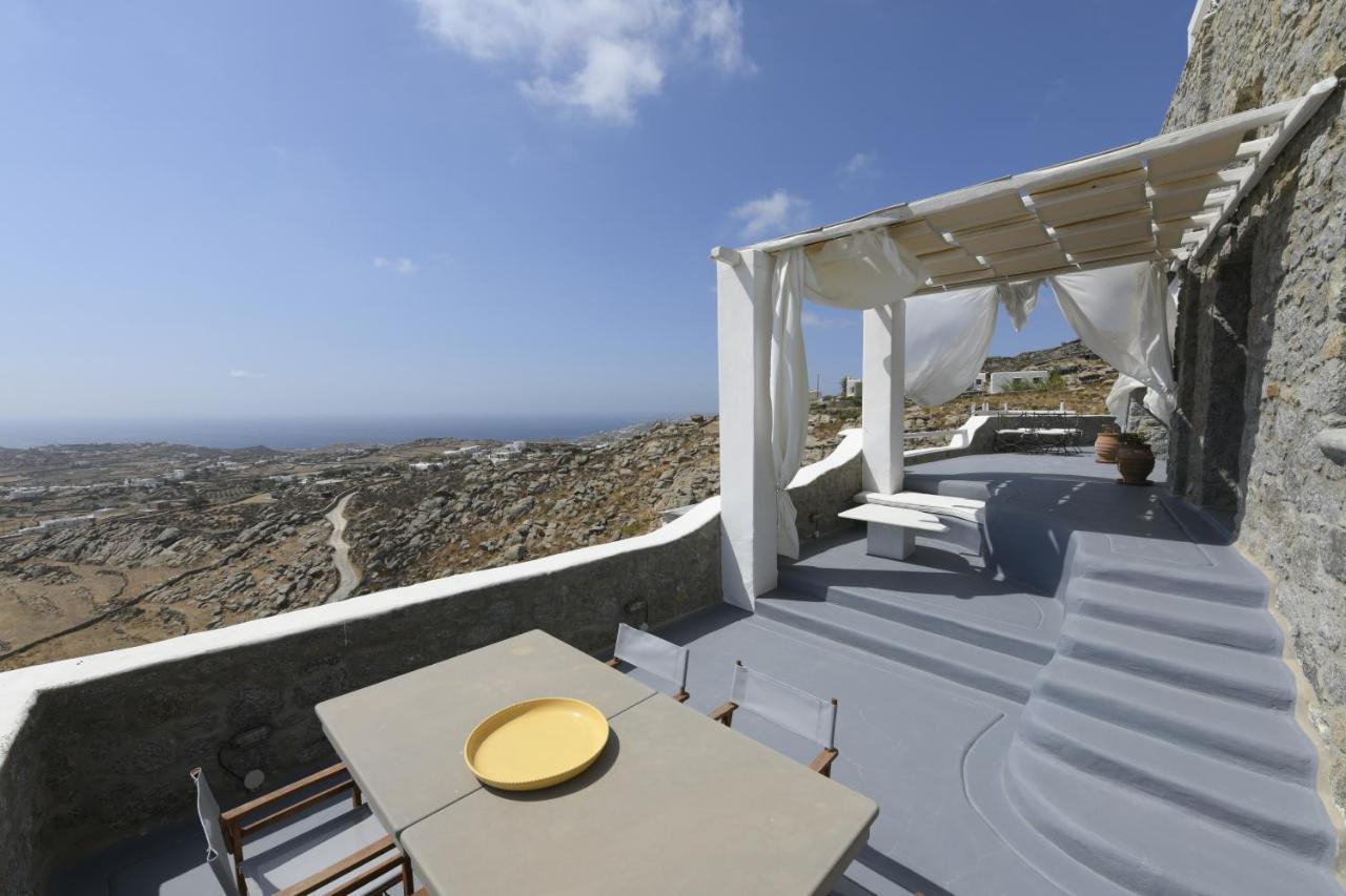 Mykonos Teatro And Plintri