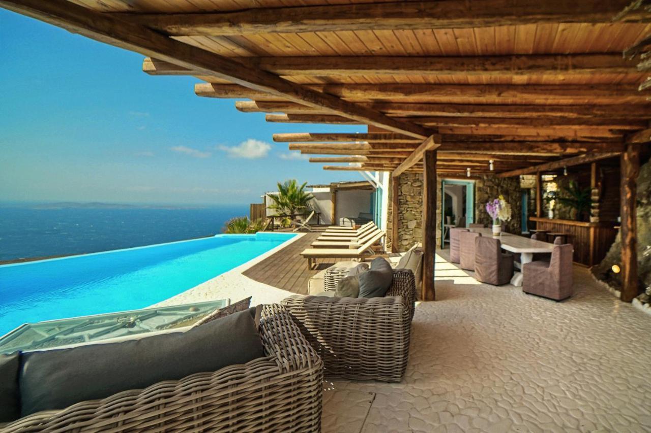 Zinas Villa