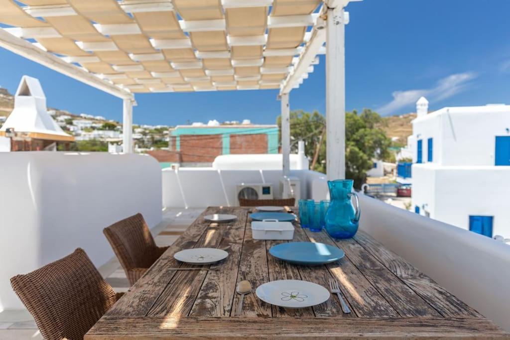 'nepheli' Mykonean * Ornos (Mykonos)