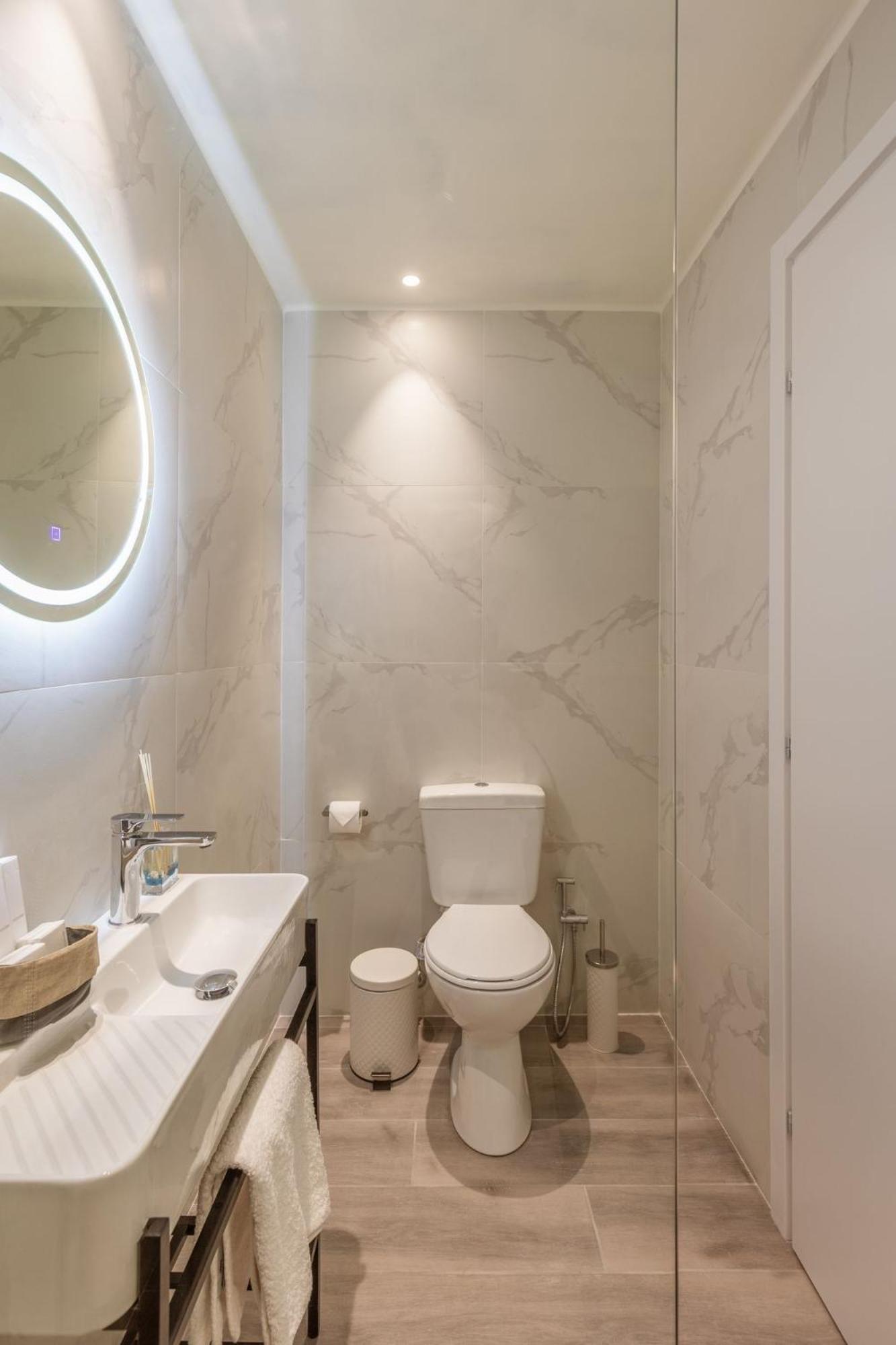 Step Aparthotel *