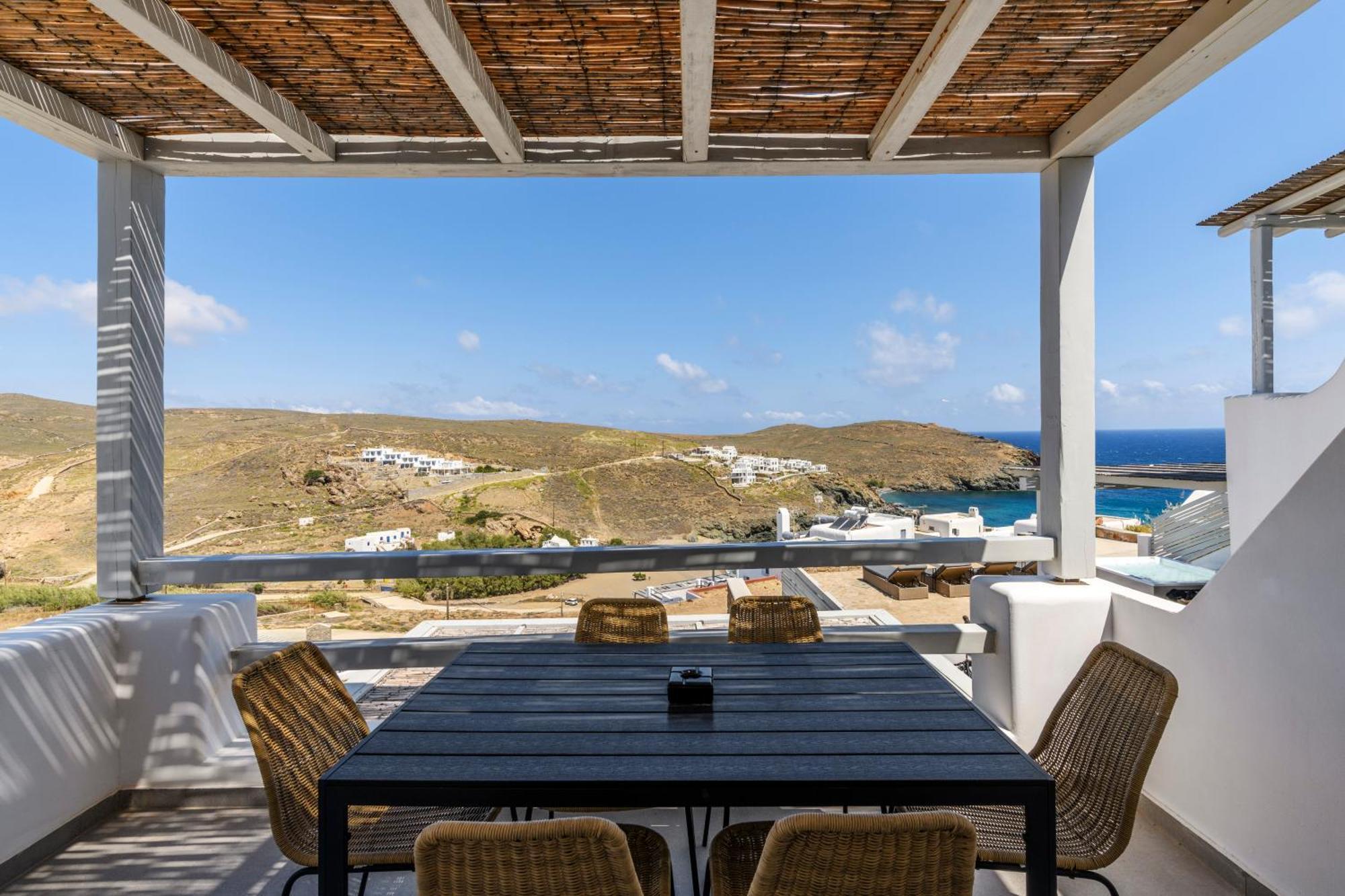 Sea Rock & Sky Private Mykonos * Merchia Beach