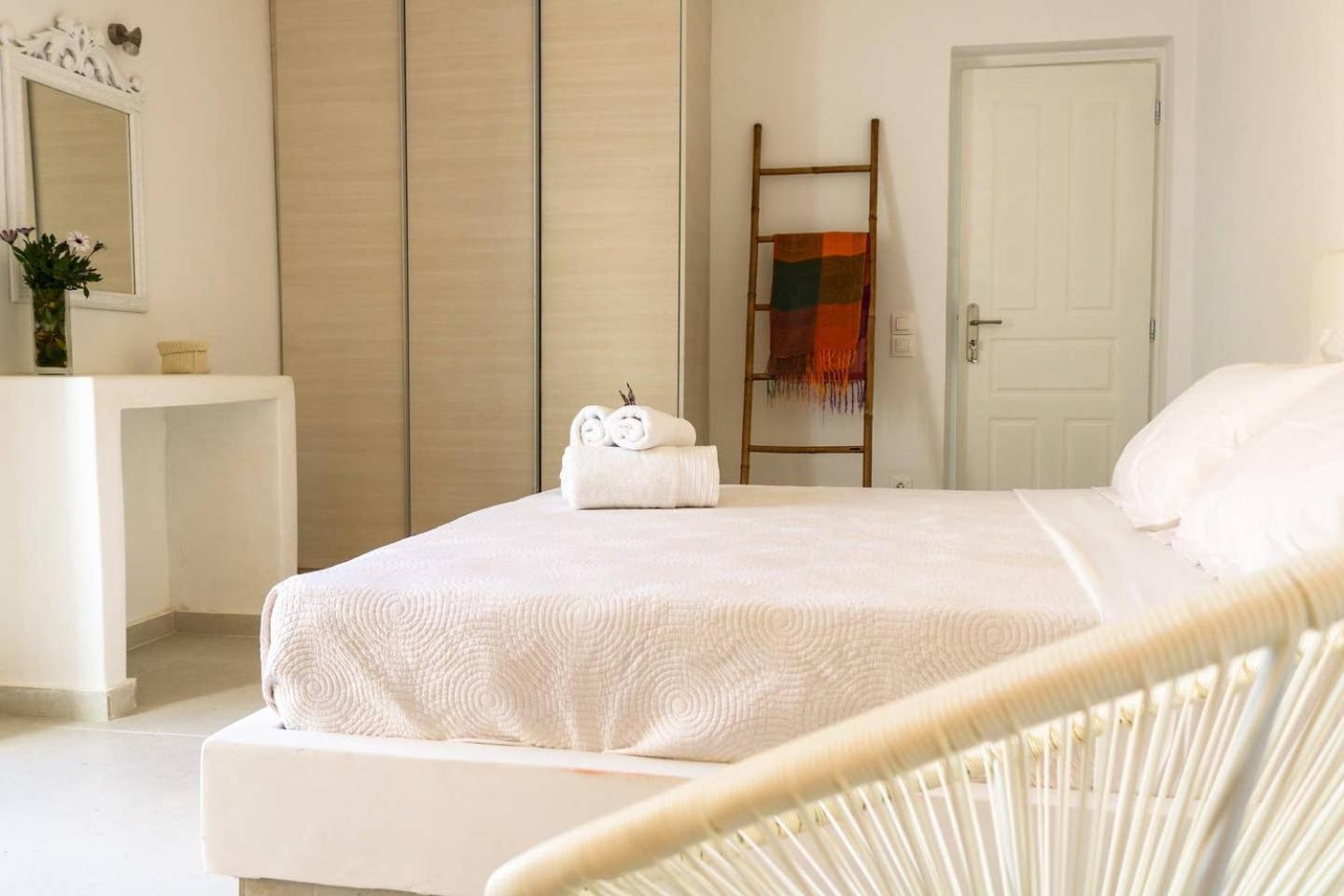 Luxury White Oasis W Private Pool In Mikonos Villa Kalafatis