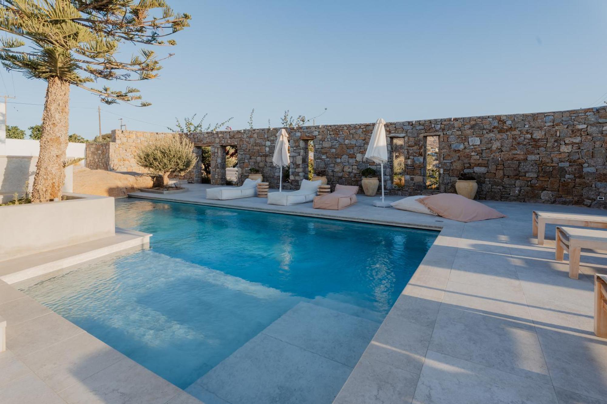 Hotel Oliving Mykonos Luxury 4*