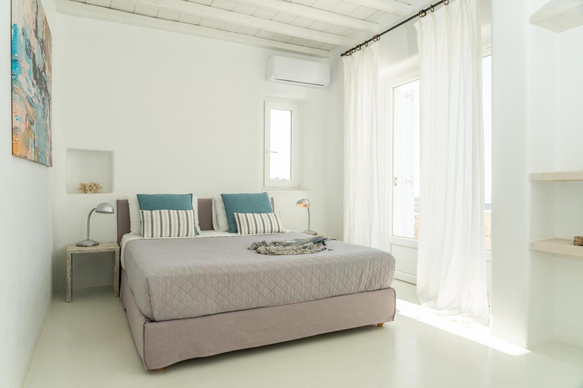 Crystal By Mykonos Mood