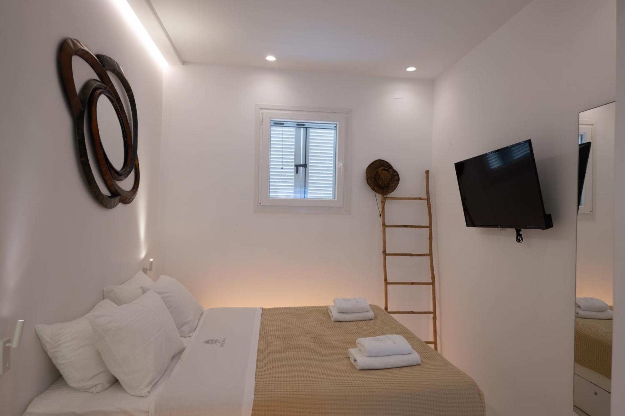 Hyades - Downtown Suites, *