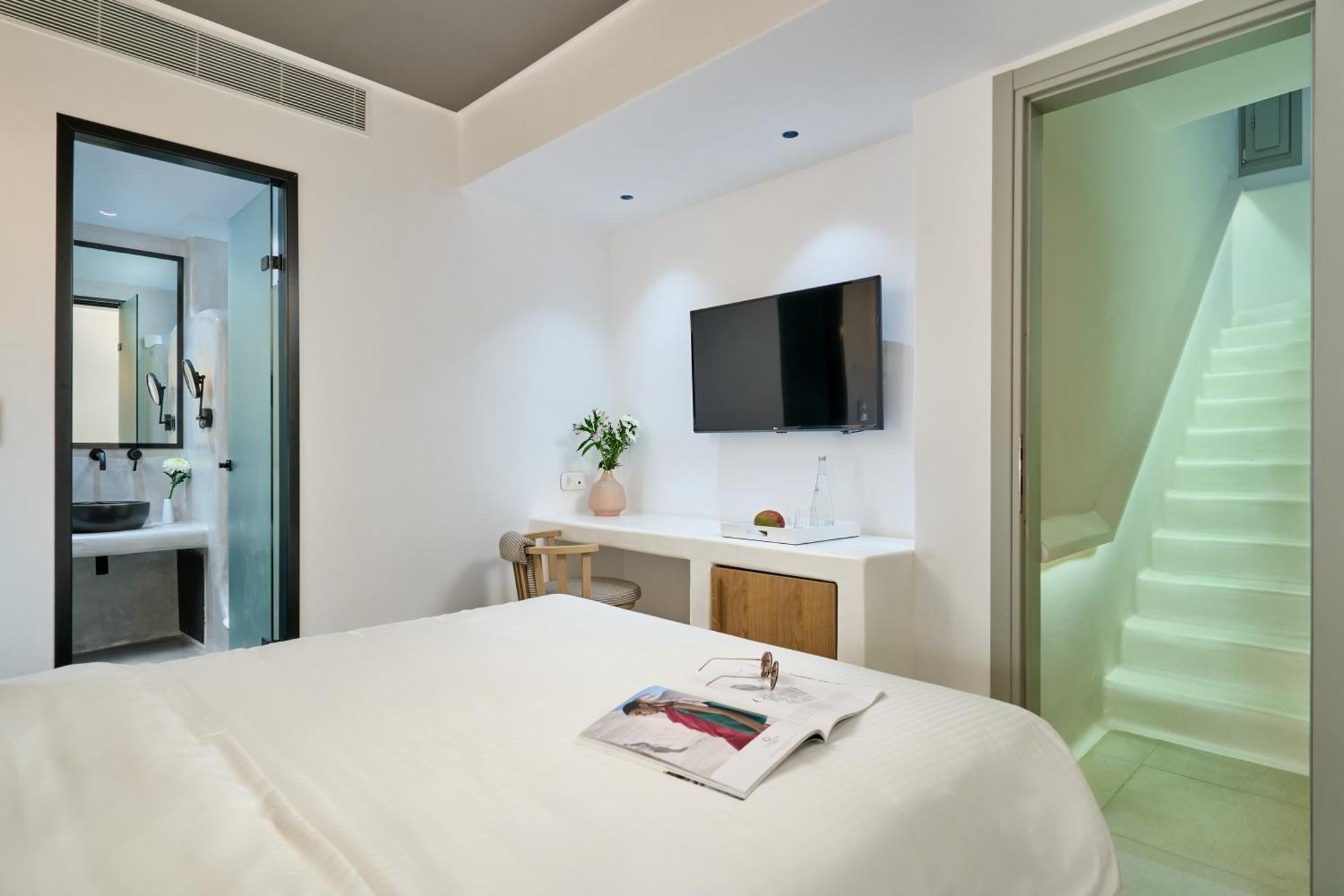 Hotel Adorno And