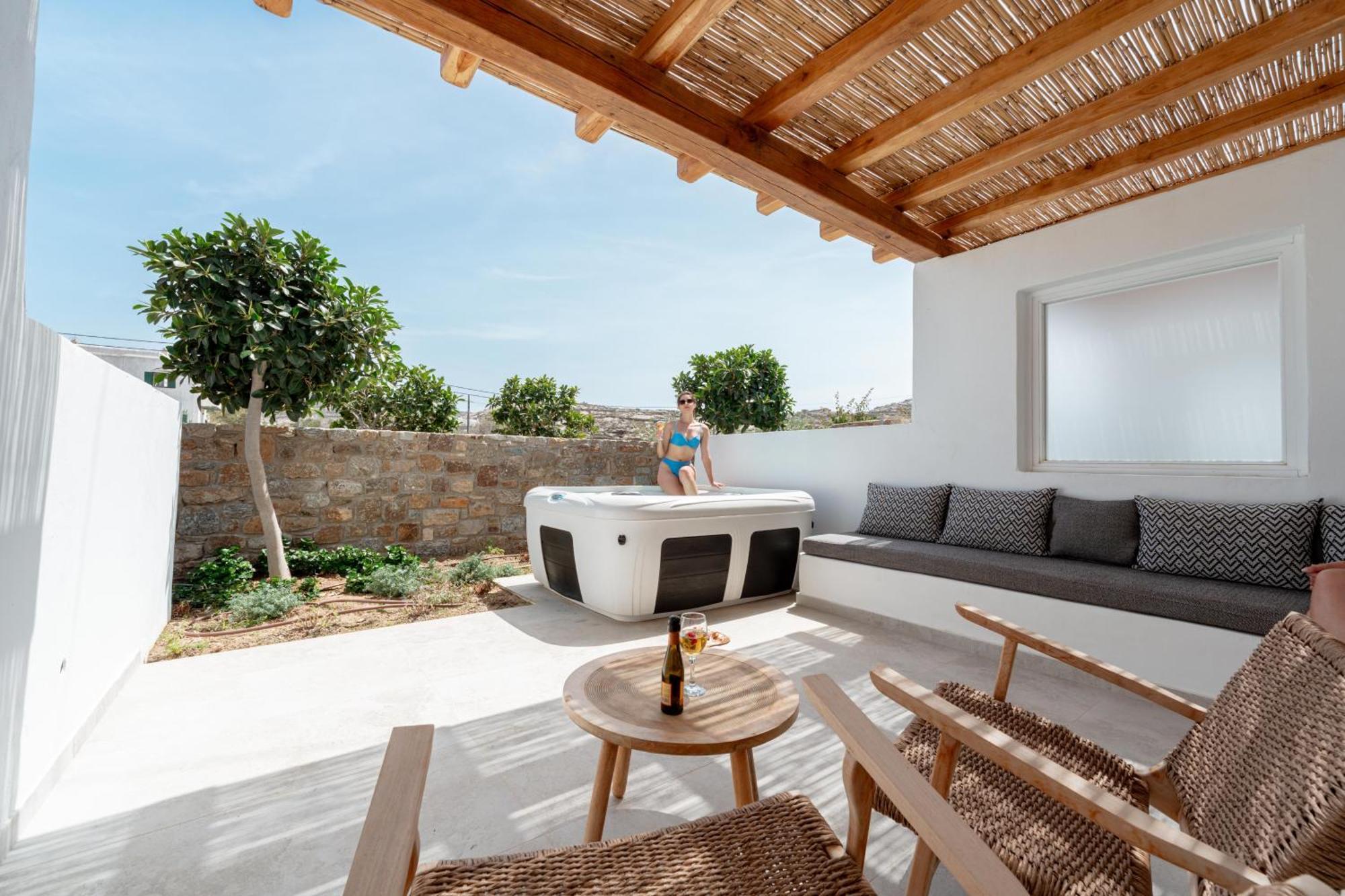 Hotel Oliving Mykonos Luxury 4*