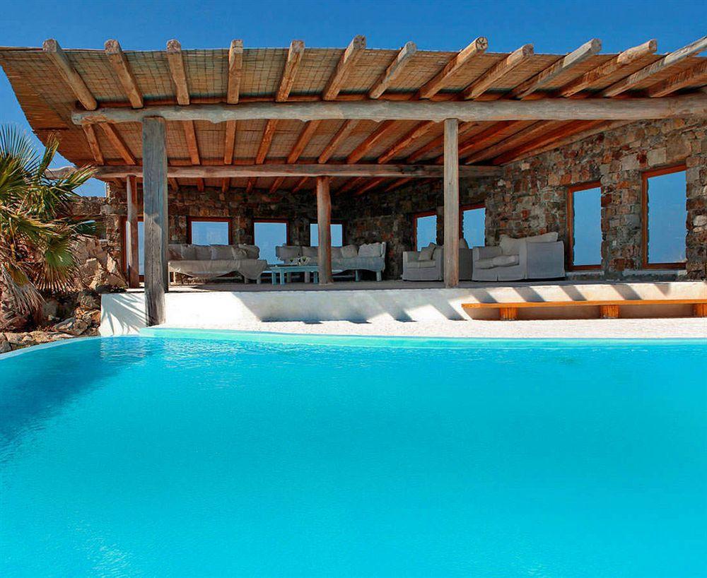 Zinas Villa