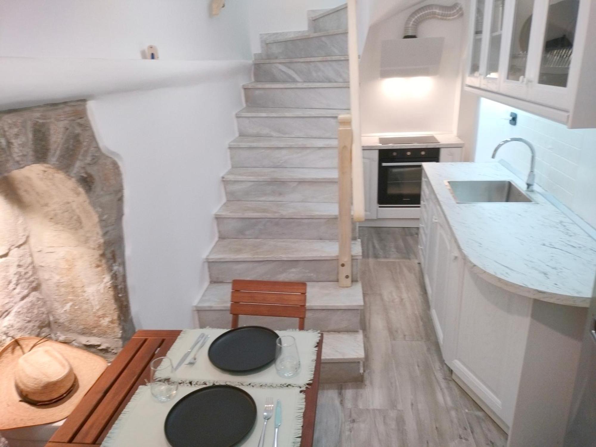 To Spitaki The Little House *