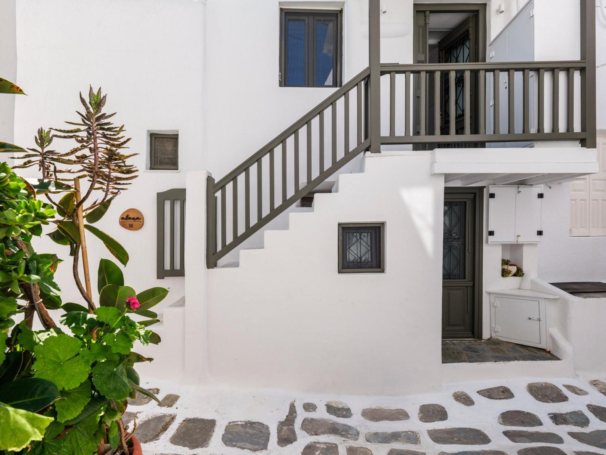 Herberg Alana Mykonos 2*