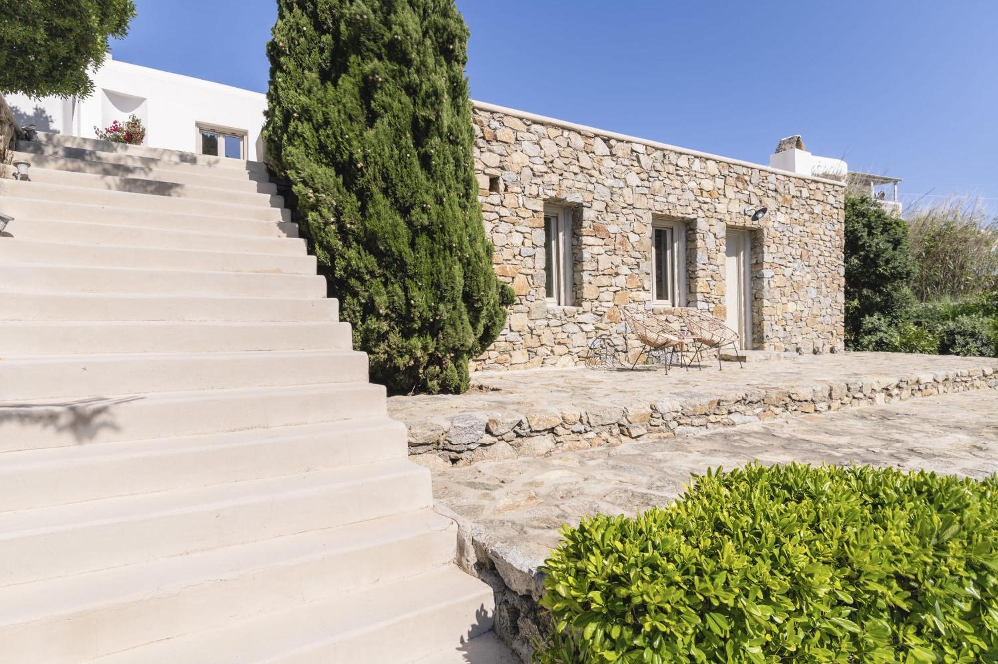 Thalia - 4 Bdrm - In 200m - Mg *