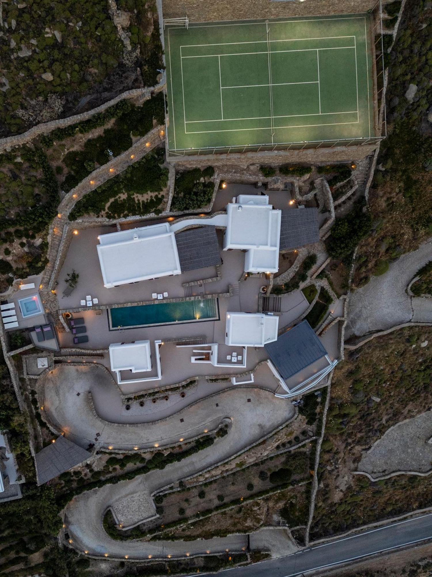 Levi's By Ethos Hospitality - Tennis Court