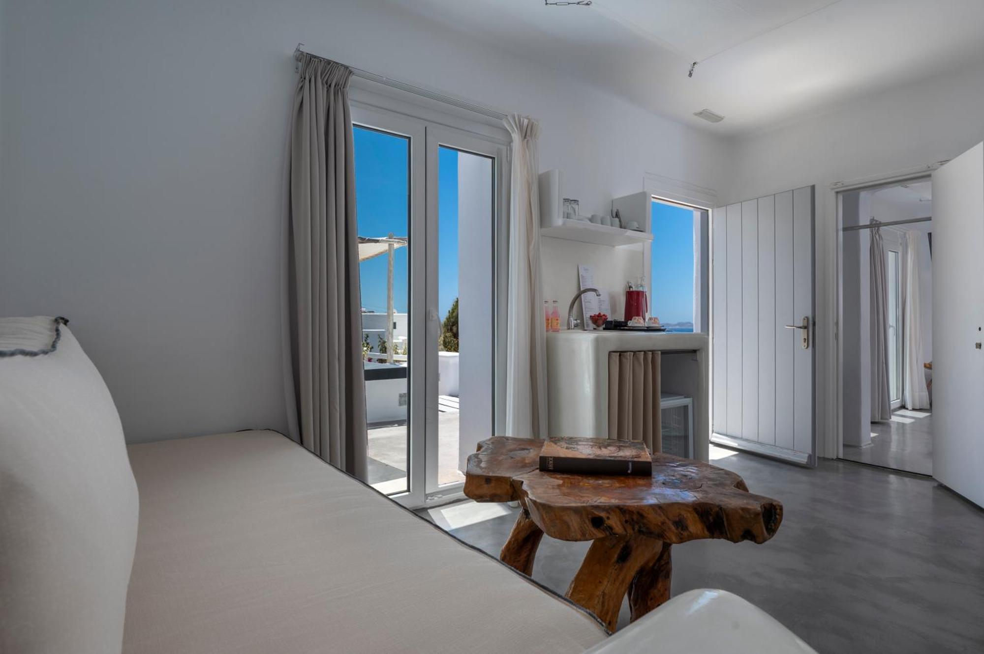 Flaskos Luxury Suites 4* Agios Stefanos (Mykonos)