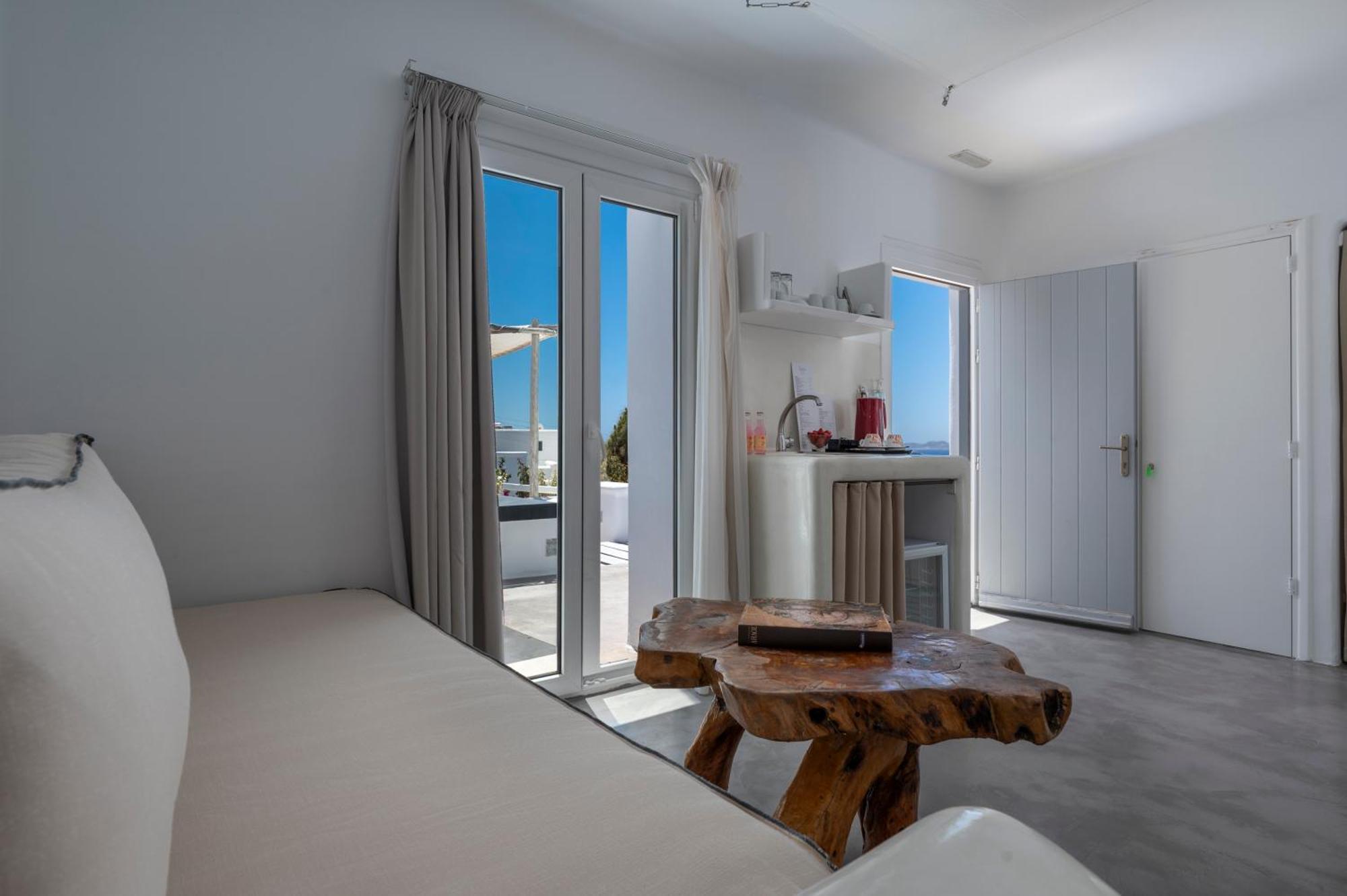 Aparthotel Flaskos Luxury Suites 4*