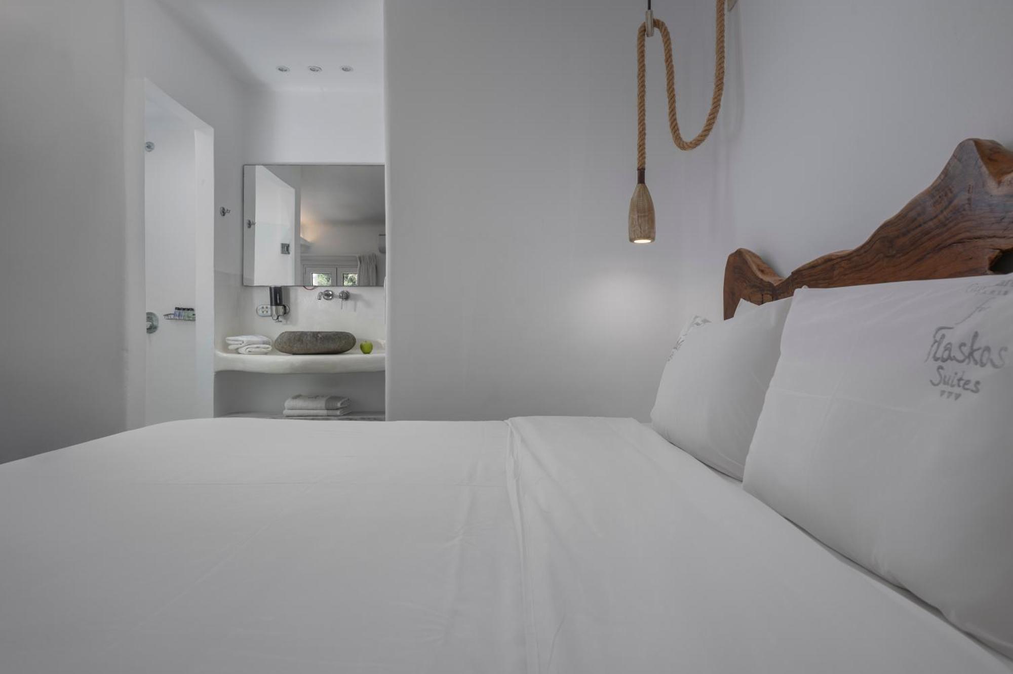 Flaskos Luxury Suites
