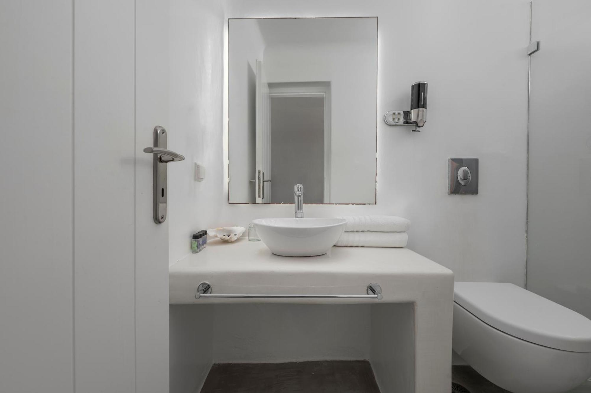 Aparthotel Flaskos Luxury Suites 4*