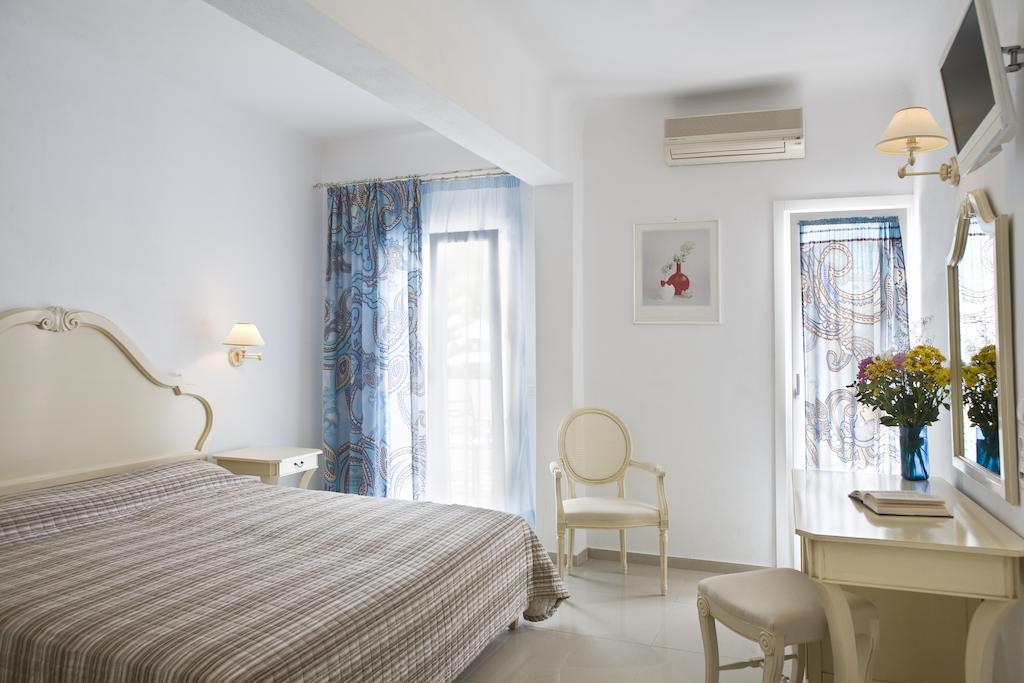 Hotel Kamari 3*