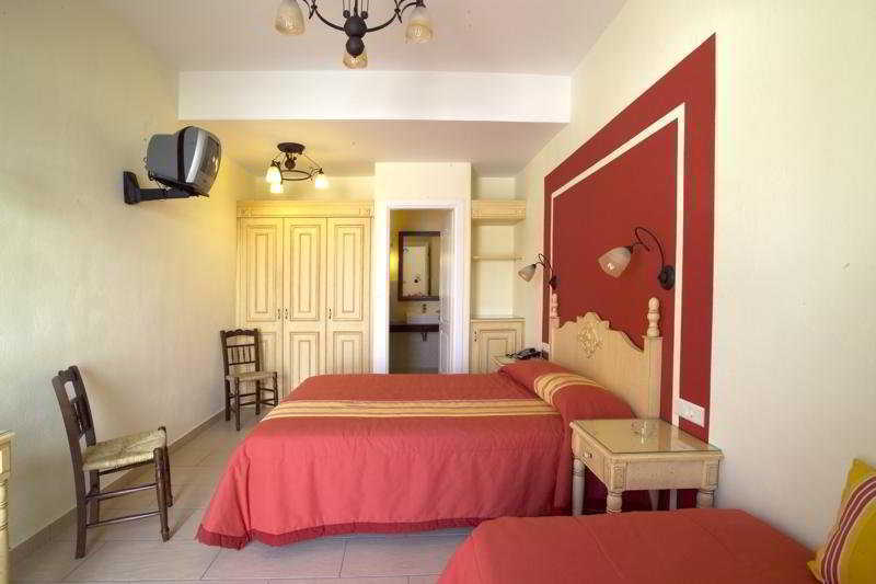 Pelican Town 2* Mykonos Town