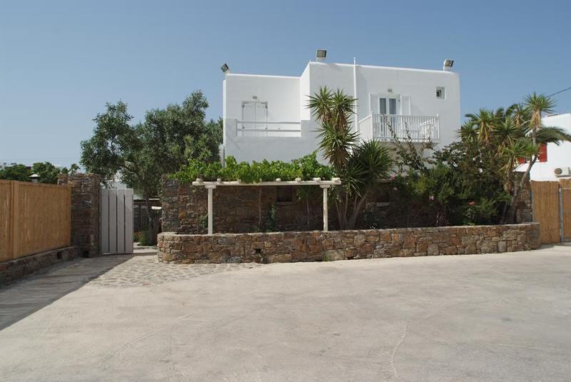 Casa de hóspedes White Myth 2*