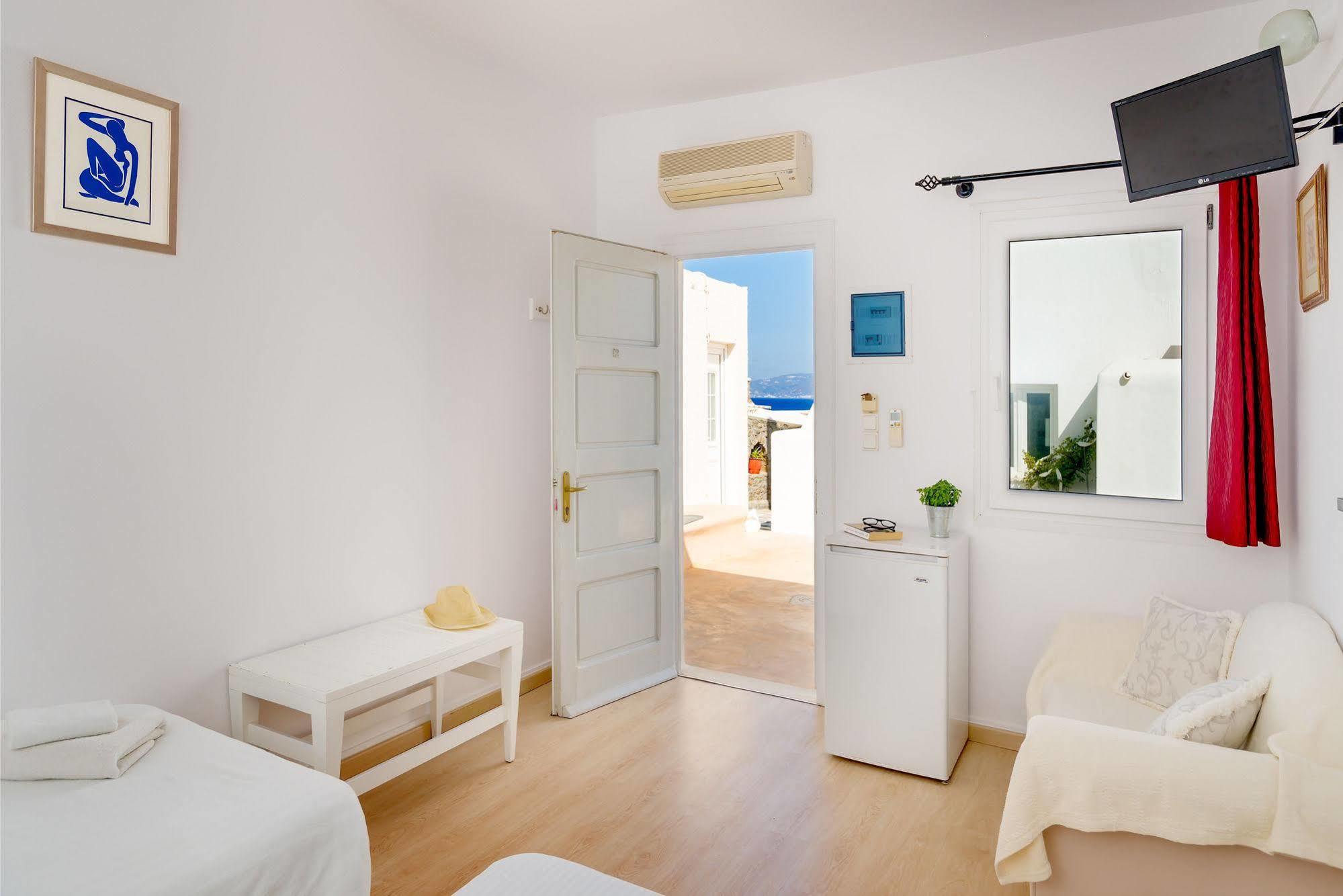 Akrotiraki Hotel 2*