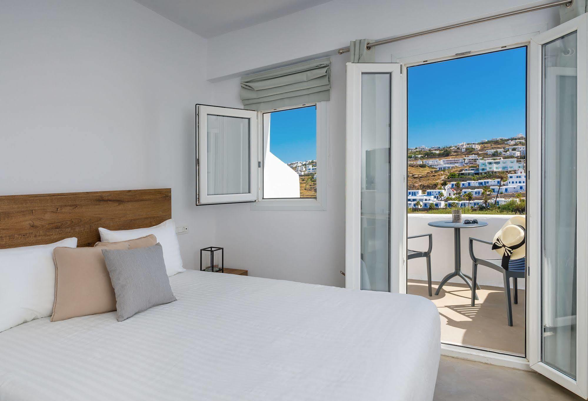 Akrotiraki Hotel