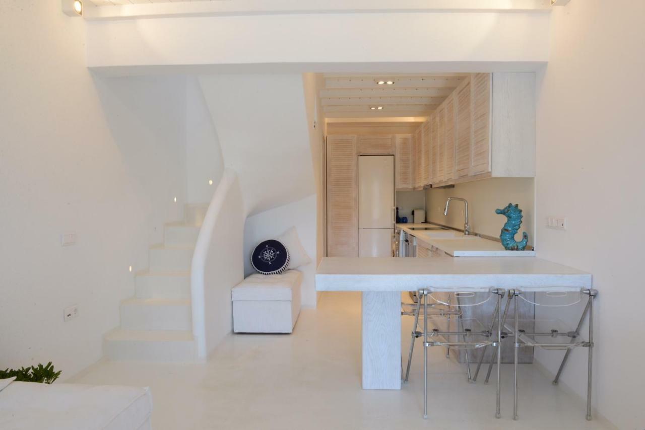 Luxury White Maisonette Kalafatis